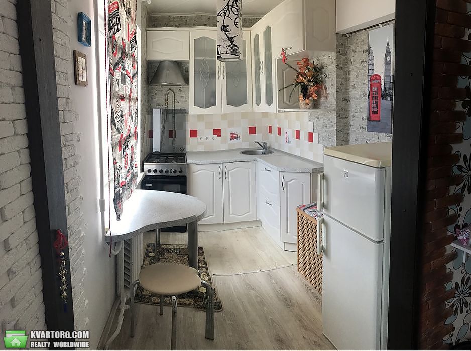 Sell 1-room apartment. Киев,  Багговутовская — photo 1