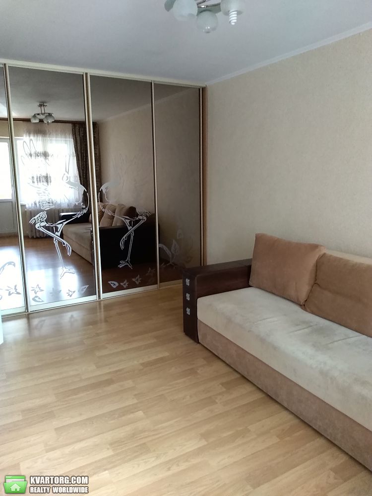 Rent out 2-room apartment. Киев, Генерала Наумова — photo 2