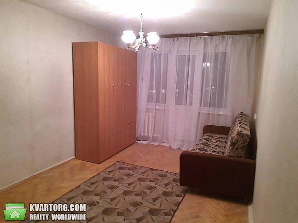 Rent out 2-room apartment. Киев, Турчина — photo 4