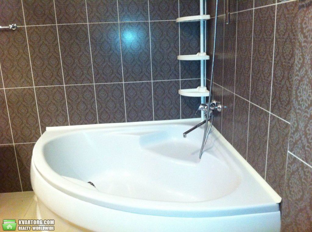 Rent out 2-room apartment. Киев,  Жилянская — photo 8
