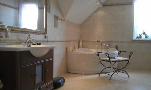 Rent out house. Киев, Черногорская — photo 2