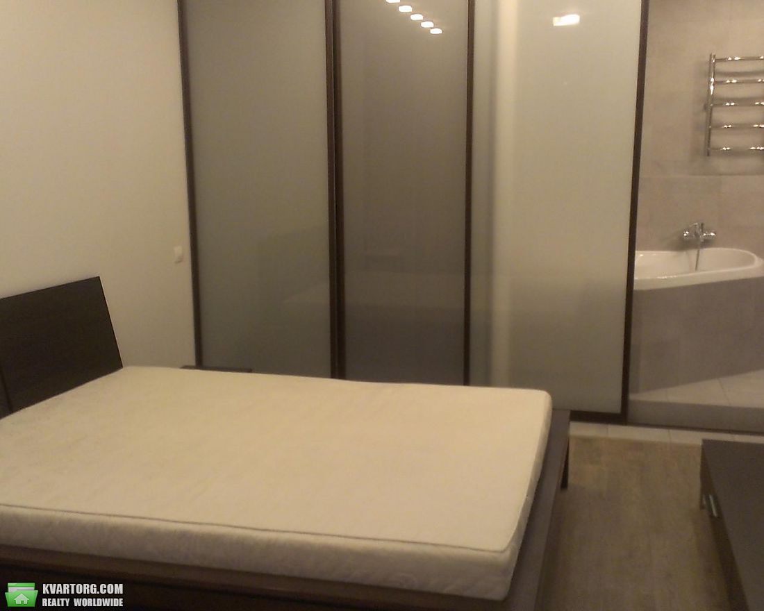 Rent out 3-room apartment. Киев,  Амосова — photo 4