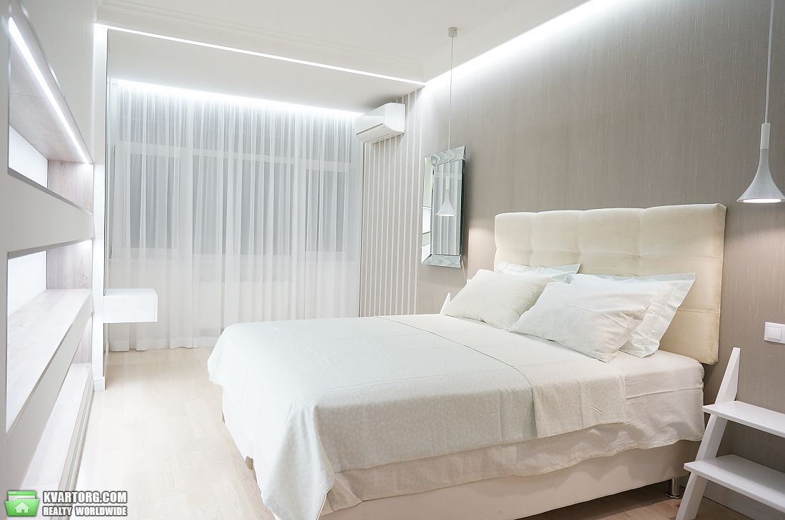 Sell 2-room apartment. Киев, Коновальца — photo 1