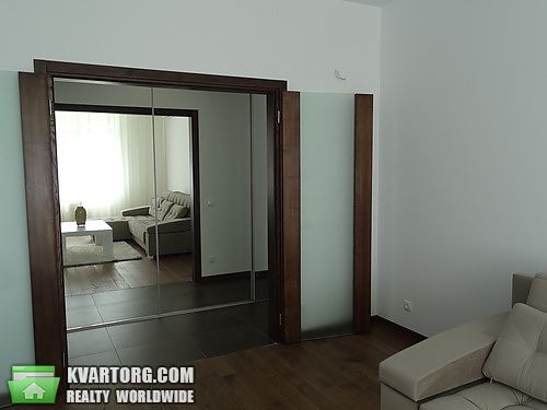 Rent out 2-room apartment. Киев, Драгомирова — photo 3