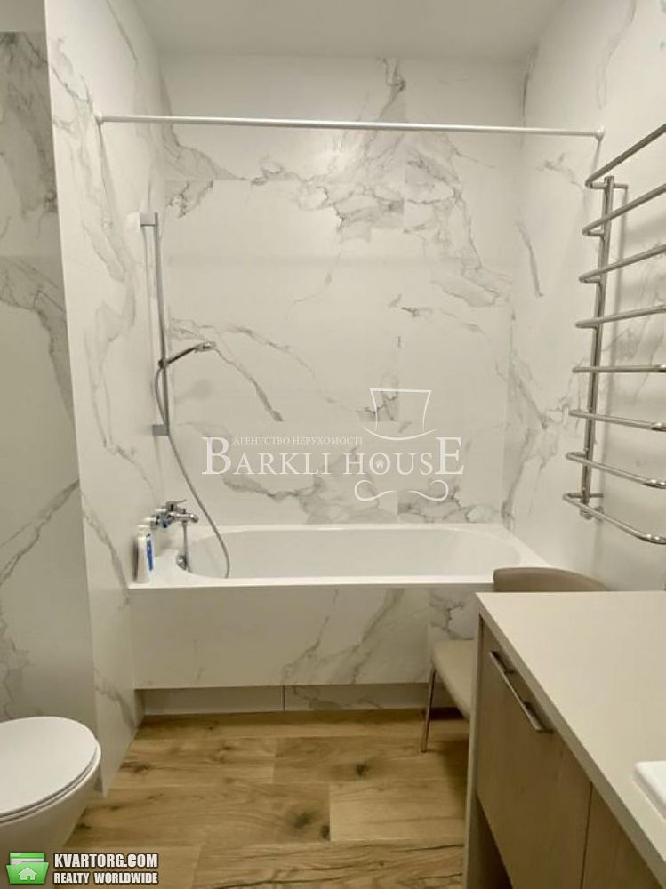 Rent out 3-room apartment. Киев, дегтярная — photo 6