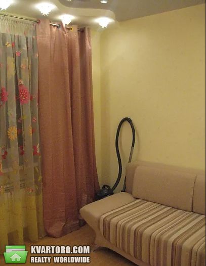 Rent out 3-room apartment. Киев,  Срибнокильская — photo 8