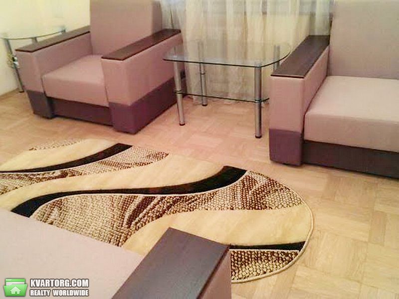 Rent out 3-room apartment. Киев,  Костельная — photo 1