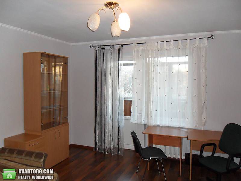 Rent out 2-room apartment. Киев,  Павловская — photo 3