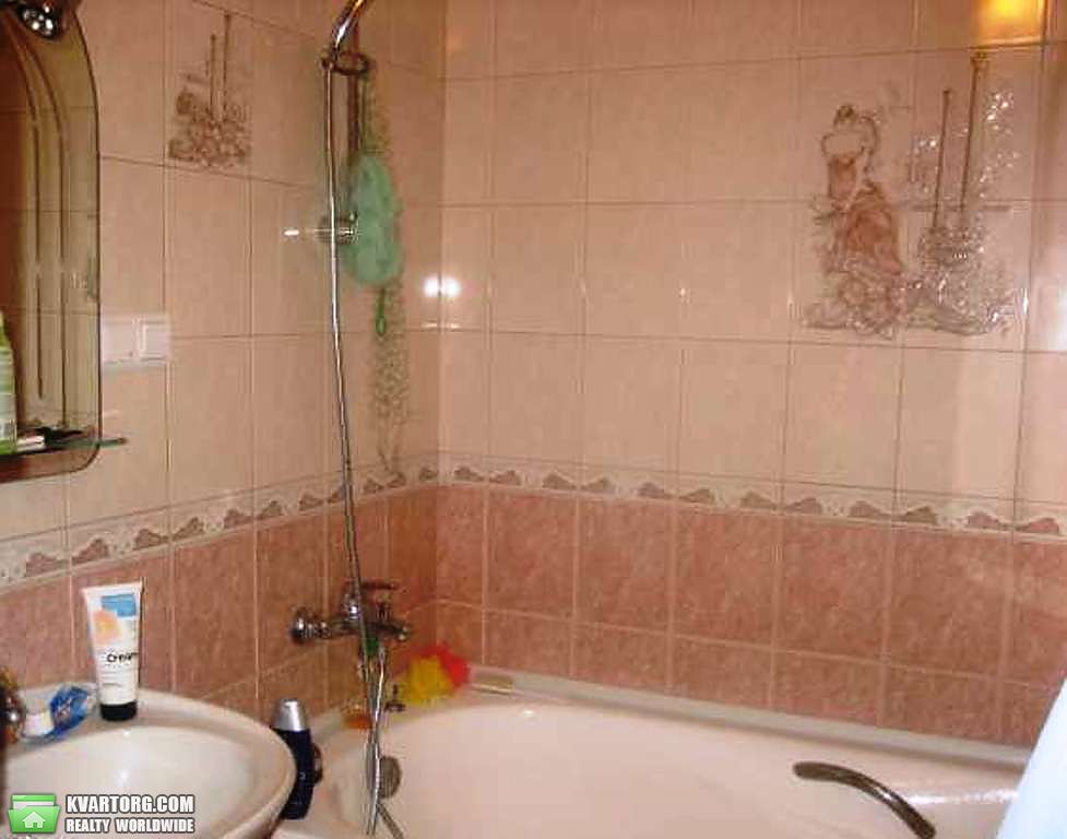 Rent out 3-room apartment. Киев,  Жукова — photo 3