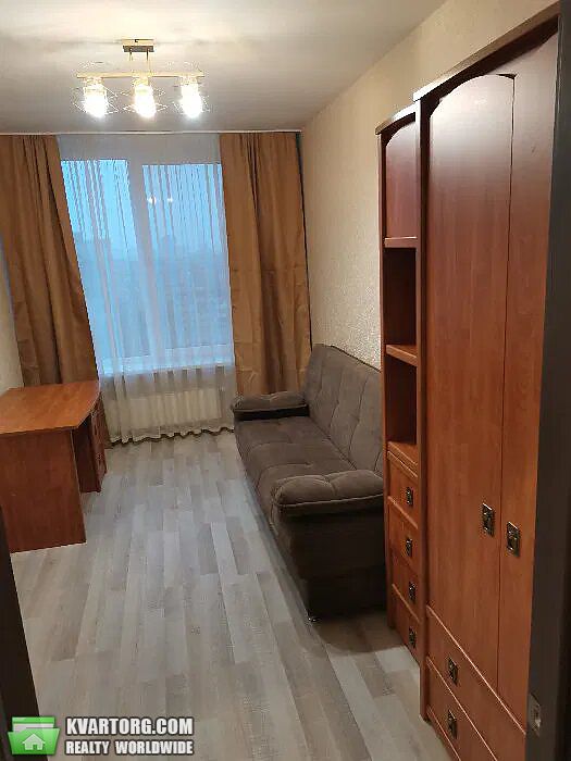 Rent out 3-room apartment. Киев,  Богатырская — photo 2