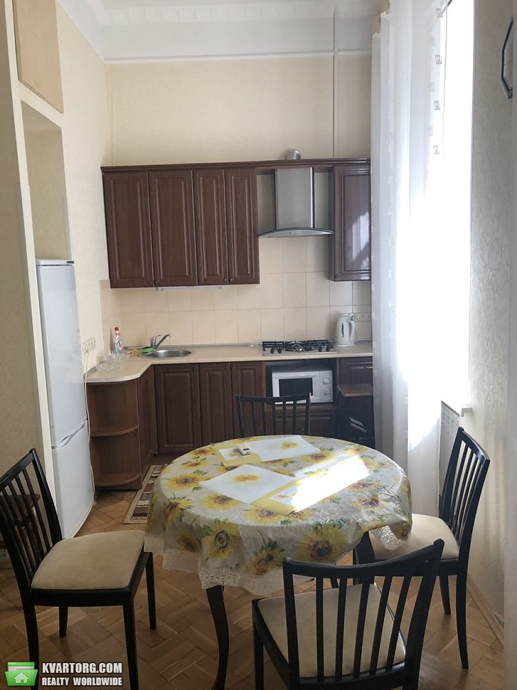 Rent out 1-room apartment. Киев,  Франко — photo 4