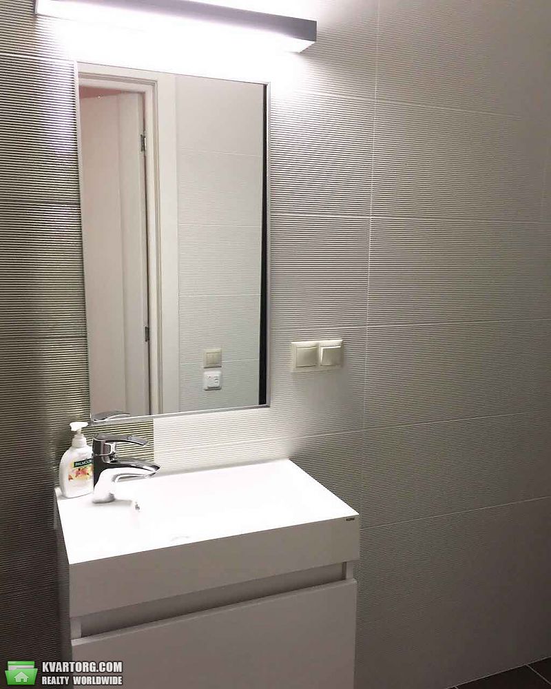 Rent out 3-room apartment. Киев,  Артема — photo 10