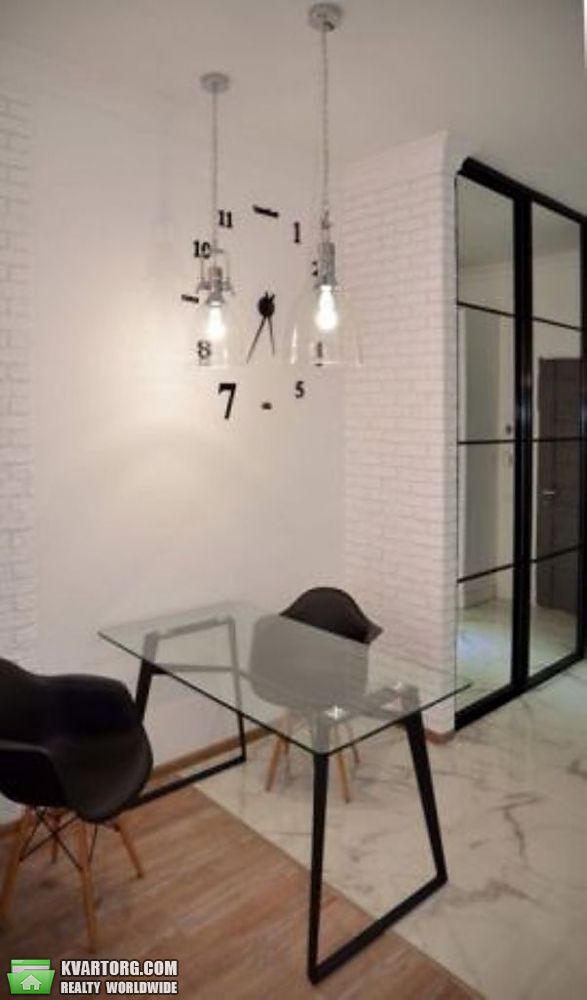 Rent out 2-room apartment. Киев,  Мельникова — photo 3