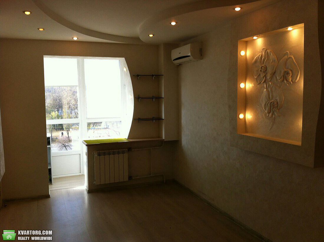 Sell 2-room apartment. Киев,  Никольско-Слободская — photo 1