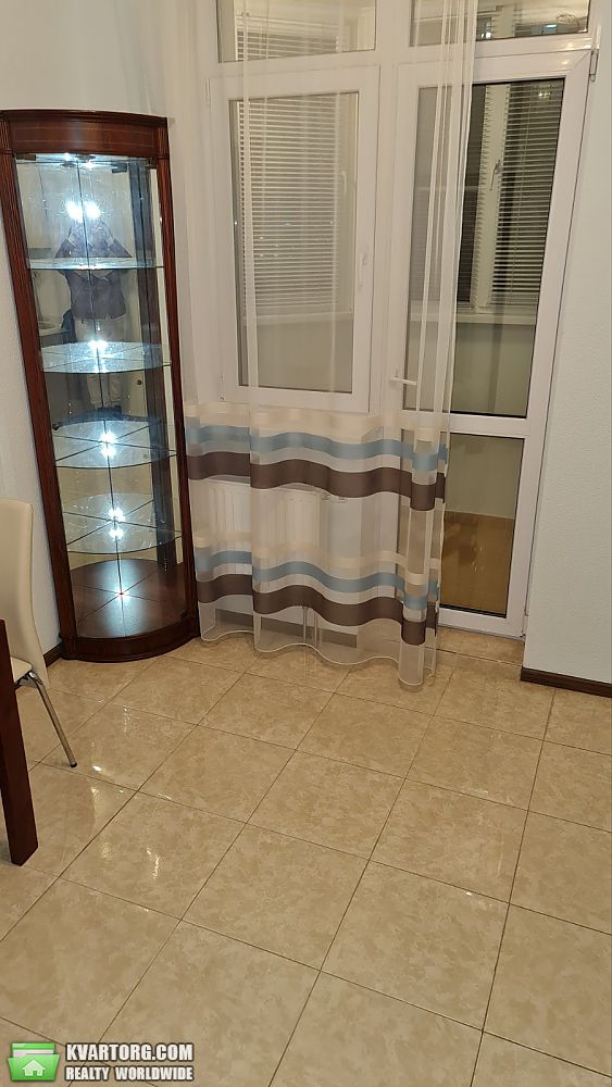 Rent out 1-room apartment. Киев, Воскресенская ул. — photo 7
