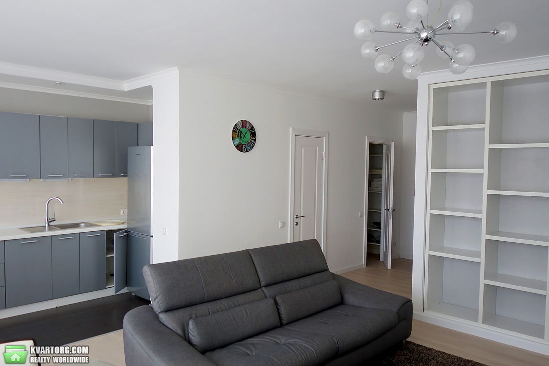 Rent out 3-room apartment. Киев,  Суворова — photo 4