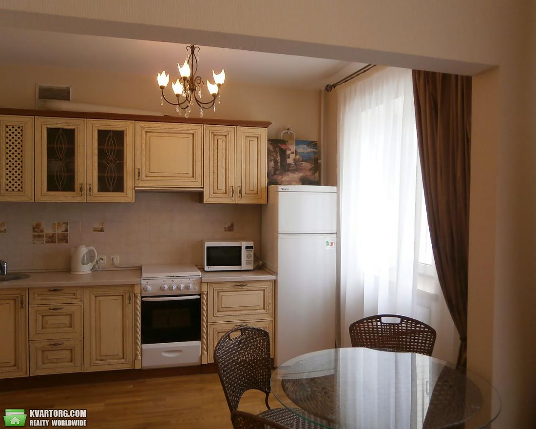 Rent out 2-room apartment. Киев,  Юрковская — photo 2