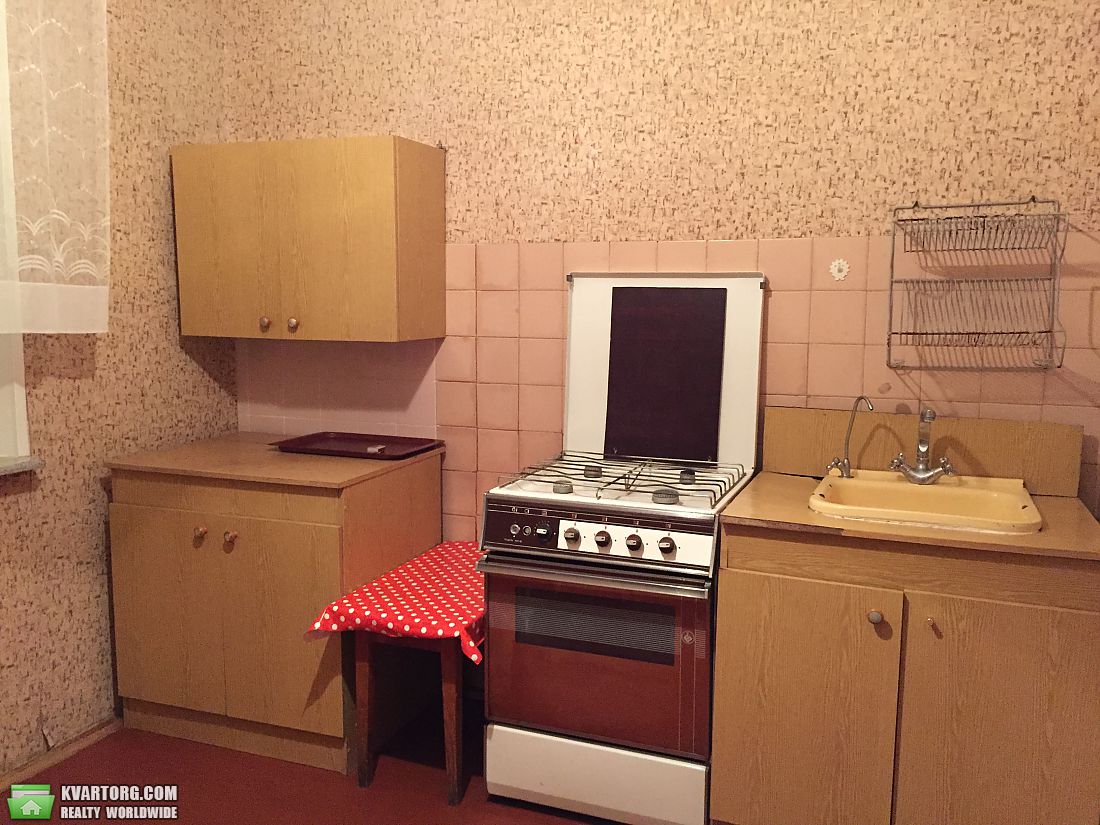 Rent out 2-room apartment. Киевская обл., Славина — photo 1