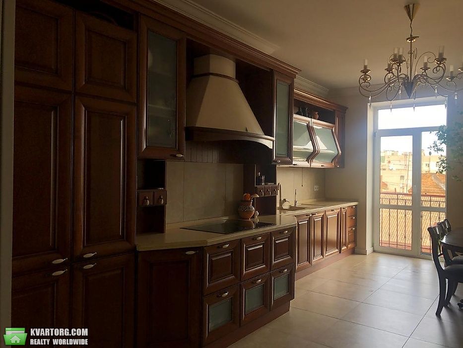 Sell 4-room apartment. Киев,  Щекавицкая — photo 1
