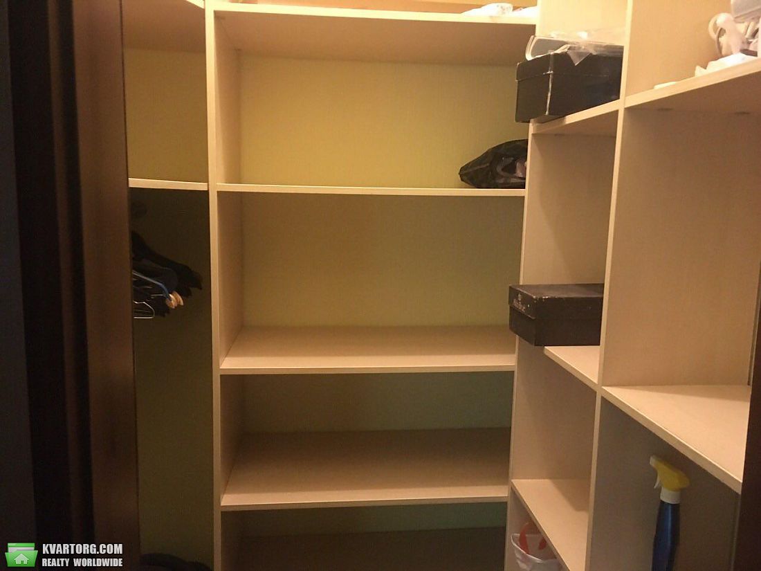 Rent out 3-room apartment. Киев,  Павловская — photo 9