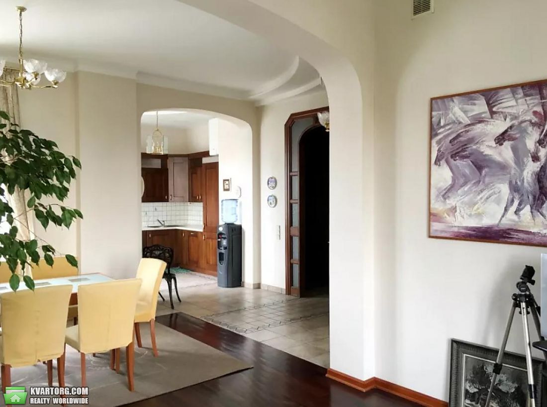 Rent out 3-room apartment. Киев,  Леонтовича — photo 2