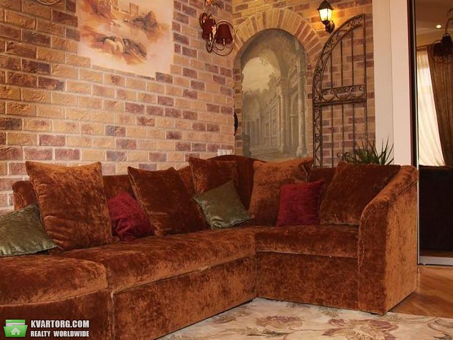 Rent out 2-room apartment. Киев,  Чеховский пер — photo 1
