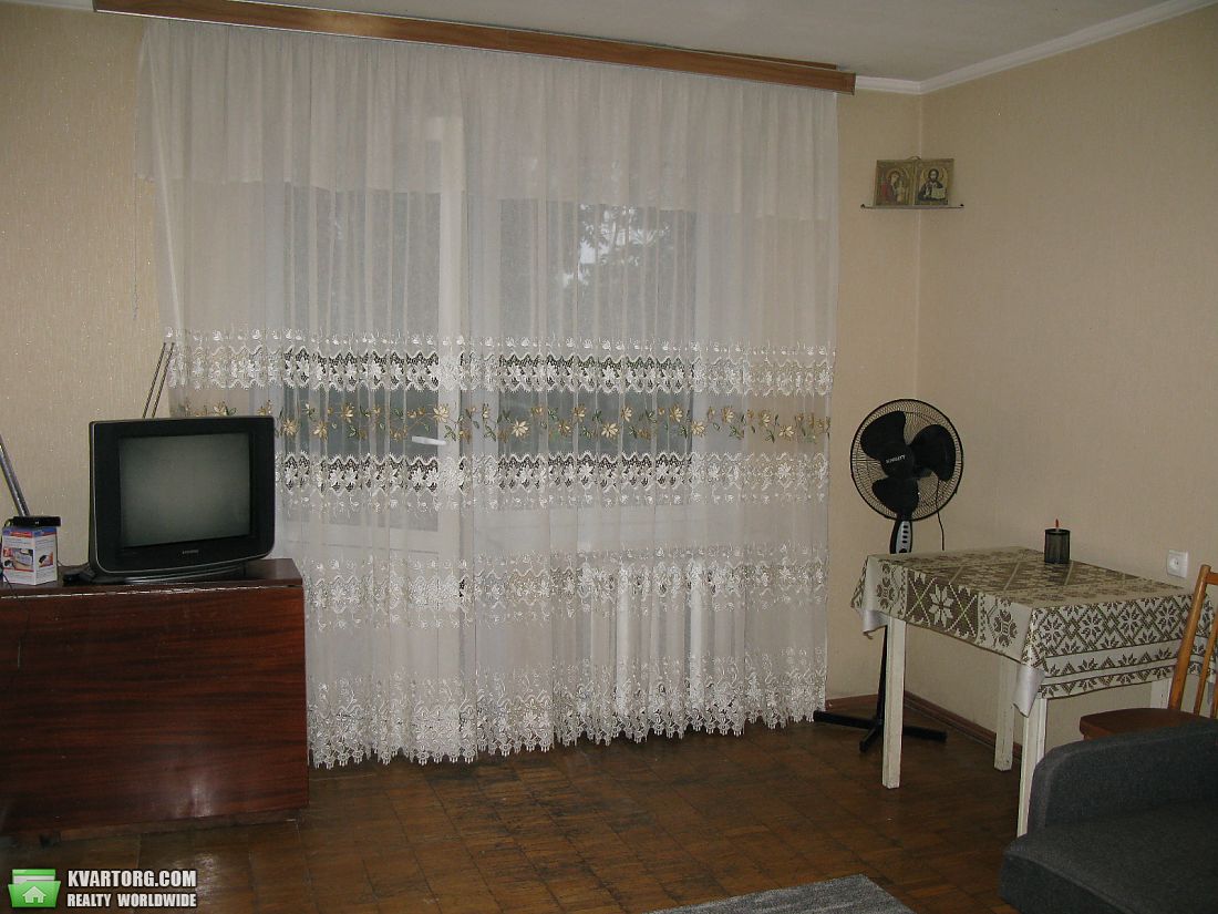 Rent out 1-room apartment. Киев, Вереснева — photo 4