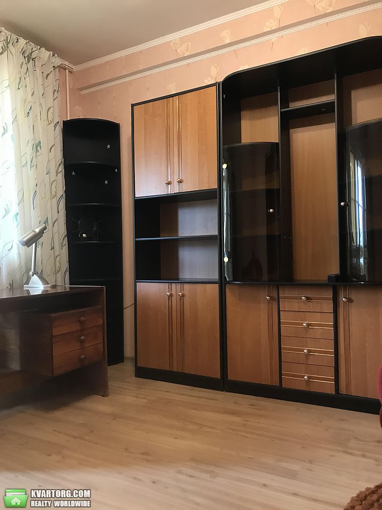 Rent out 2-room apartment. Киев,  Декабристов — photo 3