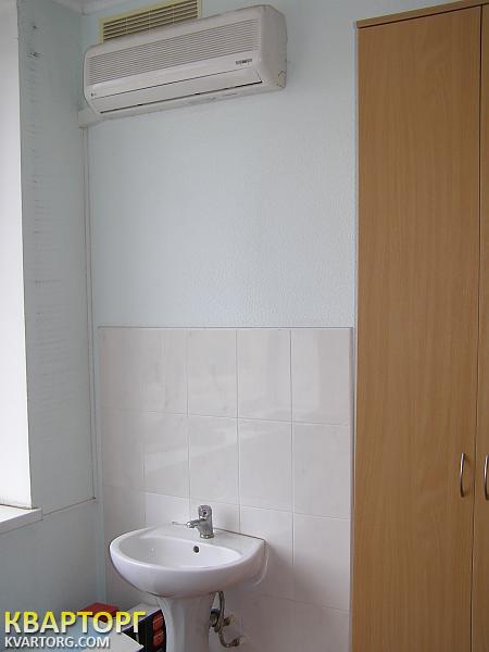 Sell office. Киев, Приречная ул. — photo 9