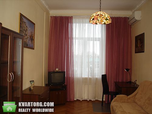 Rent out 3-room apartment. Киев,  Крутой спуск — photo 3