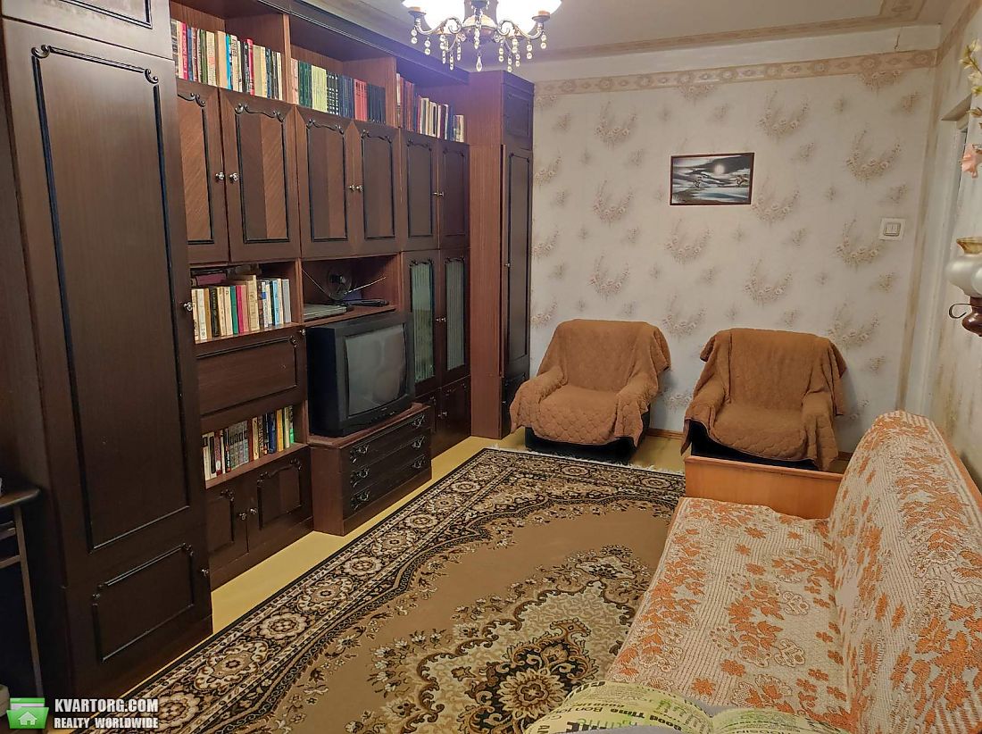 Rent out 3-room apartment. Киев,  Каштановая — photo 1