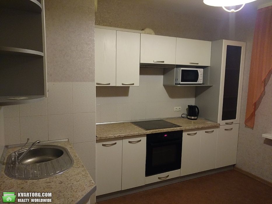 Rent out 2-room apartment. Киев,  Пчелки — photo 1