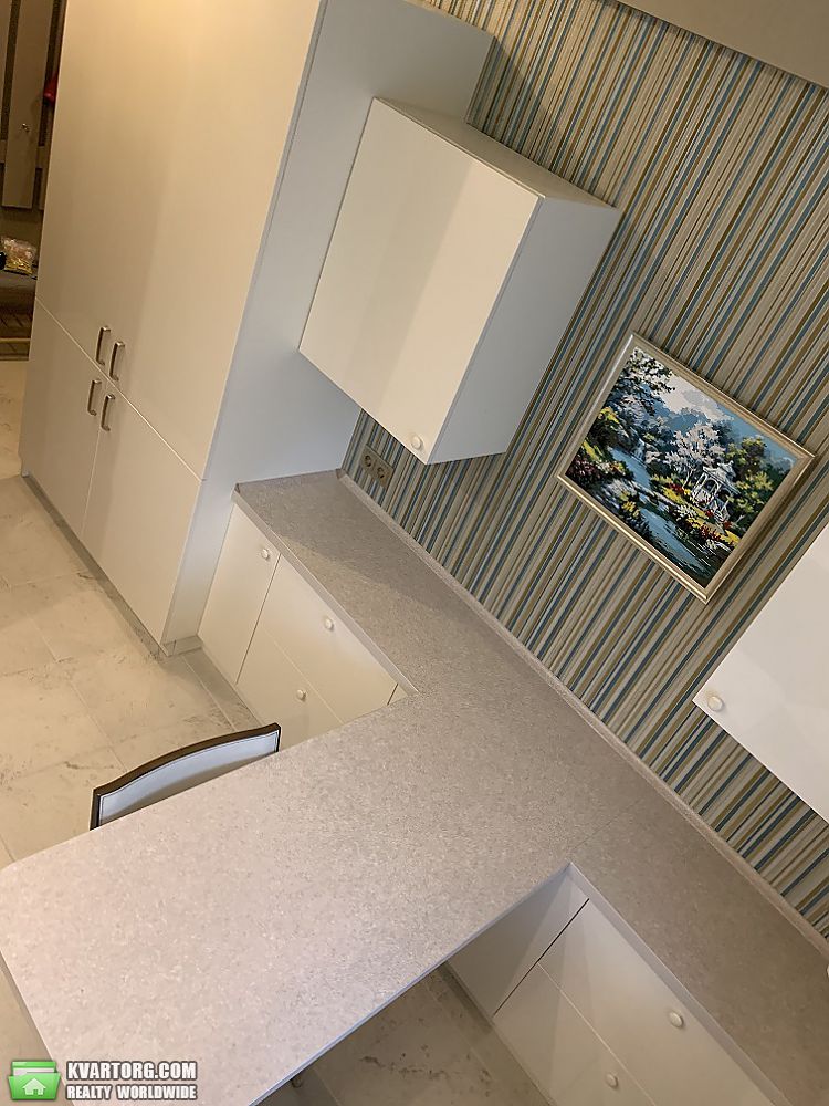 Rent out 2-room apartment. Киев,  Дегтяревская — photo 2