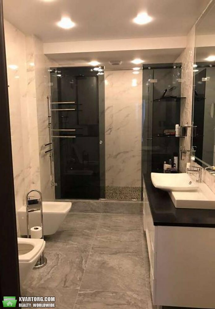 Rent out 4-room apartment. Киев, Деловая — photo 2