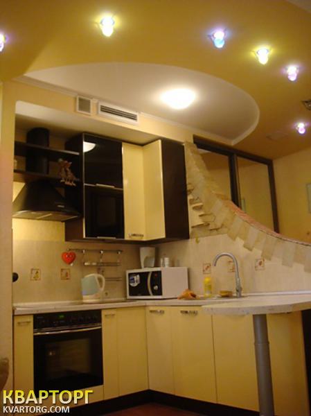 Rent out 2-room apartment. Киев, Жилянская — photo 4