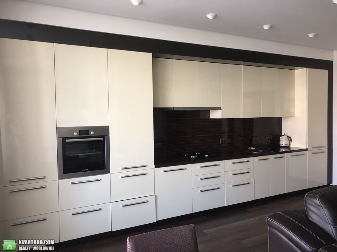Rent out 2-room apartment. Киев, Замковецкая — photo 3