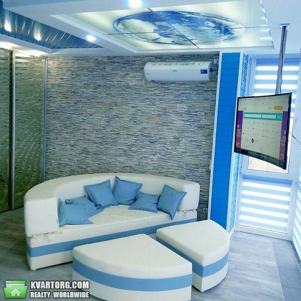 Rent out 2-room apartment. Киев,  Шумского — photo 1