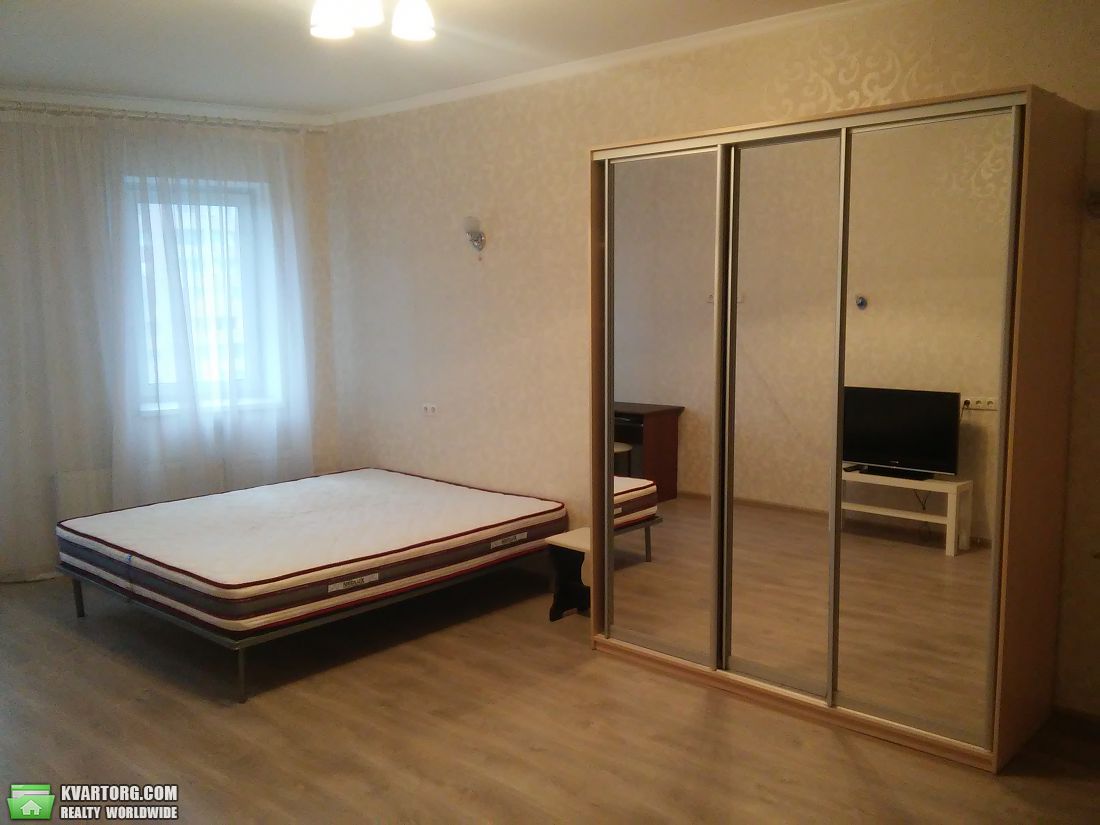 Rent out 1-room apartment. Киев,  Бударина — photo 5