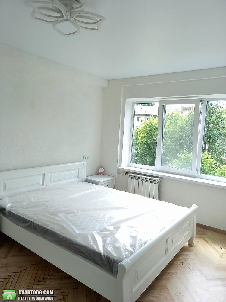 Rent out 2-room apartment. Киев, Пражская — photo 6