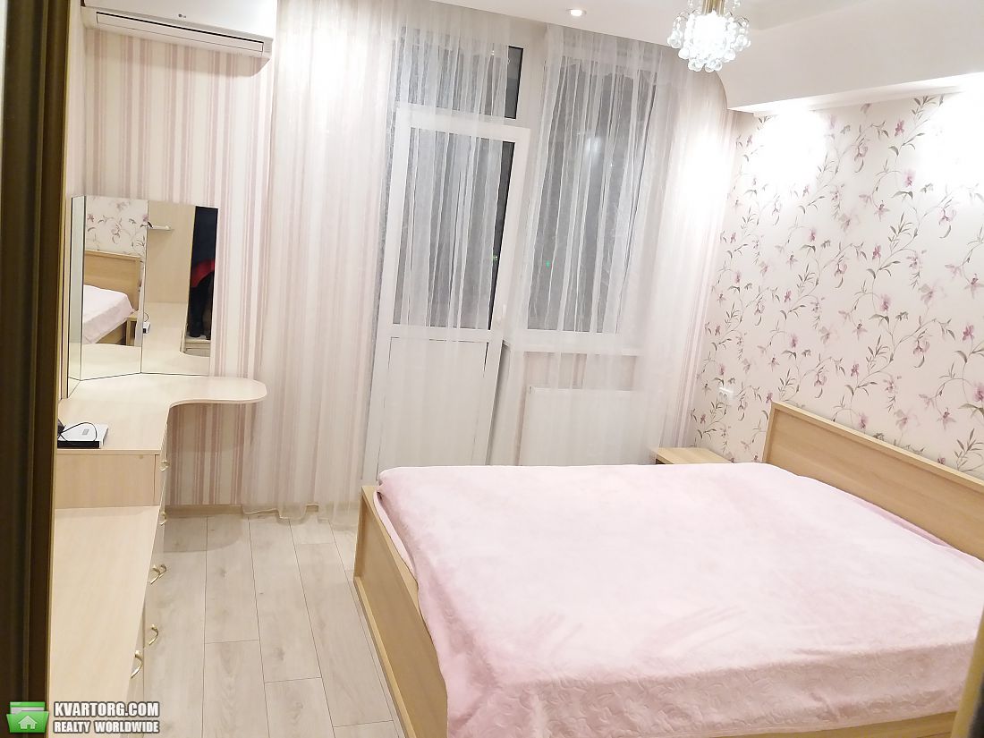 Rent out 2-room apartment. Киев,  Вильямса — photo 5