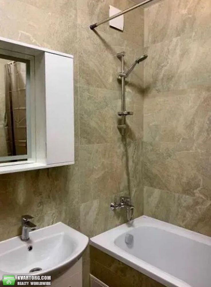 Rent out 2-room apartment. Киев,  Герцена — photo 5