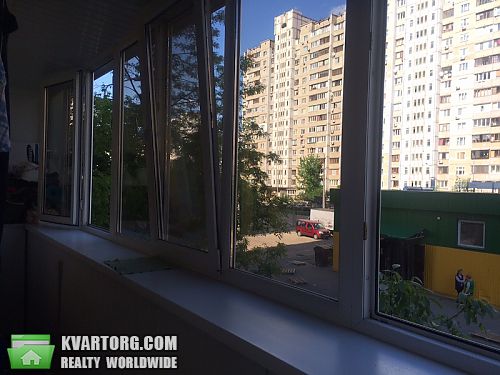 продам 2-комнатную квартиру. Киев,  Вишняковская   - фото 6