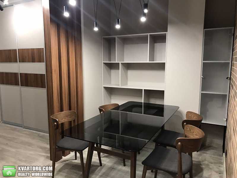 Rent out 2-room apartment. Киев,  Жилянская — photo 2