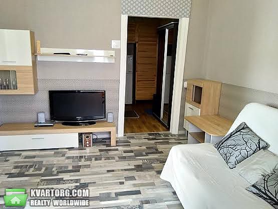 Rent out 2-room apartment. Киев,  Большая Васильковская — photo 1