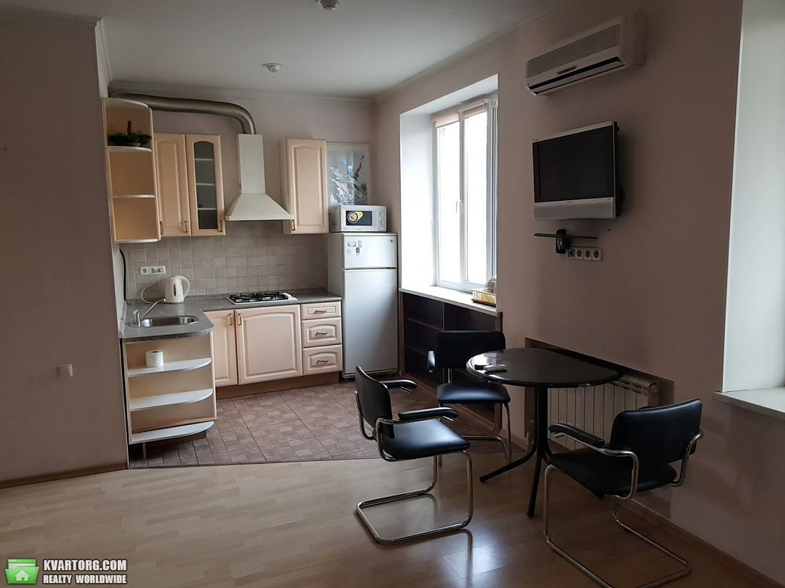 Rent out 1-room apartment. Киев, Лаврська — photo 2