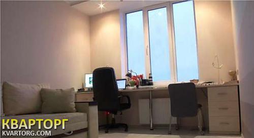 Rent out 3-room apartment. Киев,  Урловская — photo 3