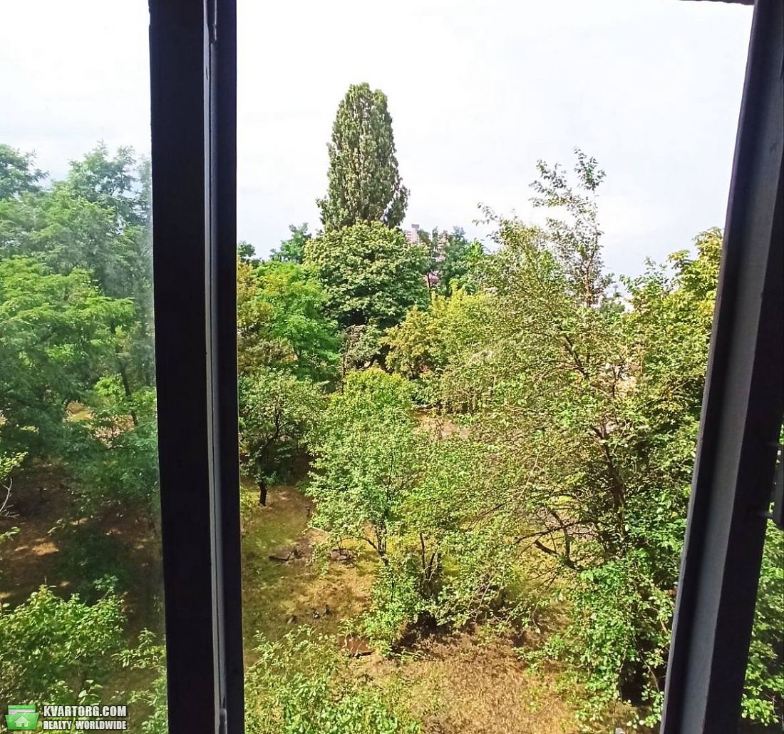 Rent out 2-room apartment. Киев,  Пражская — photo 7