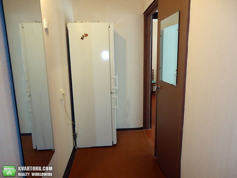 Rent out 2-room apartment. Киев,  Донца — photo 8
