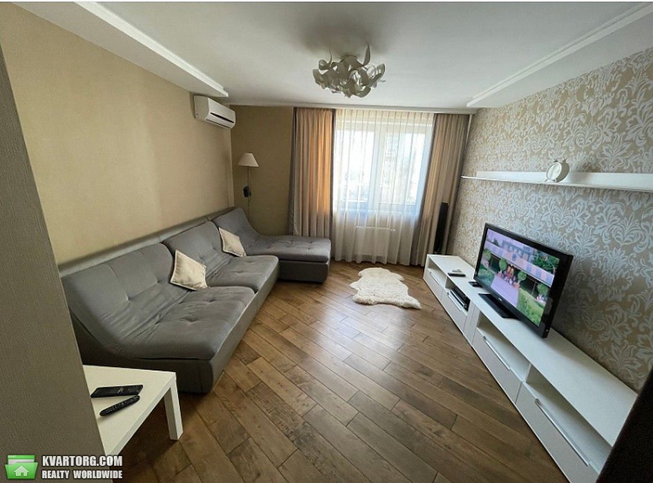 Rent out 3-room apartment. Киев,  Смелянская — photo 1