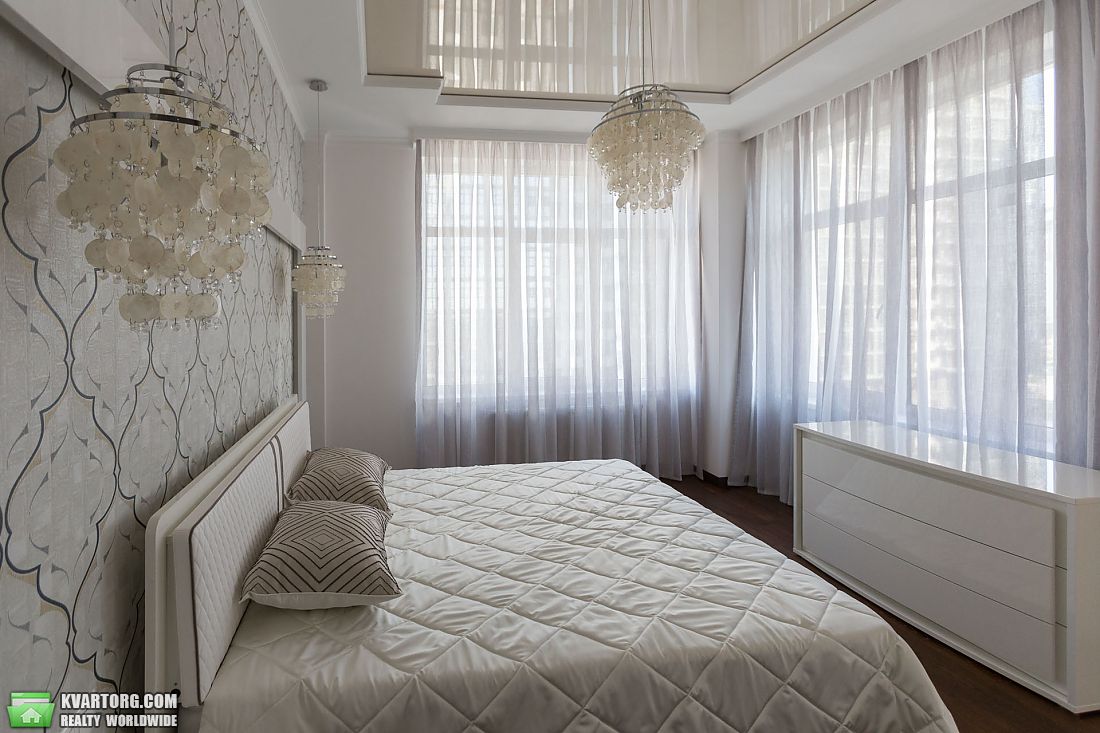 Sell 3-room apartment. Киев,  Драгомирова — photo 8
